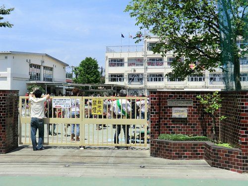 世田谷区立城山小学校の画像