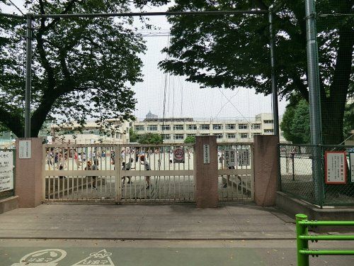 世田谷区立瀬田小学校の画像