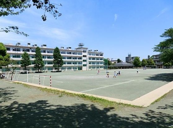 板橋区立加賀中学校の画像