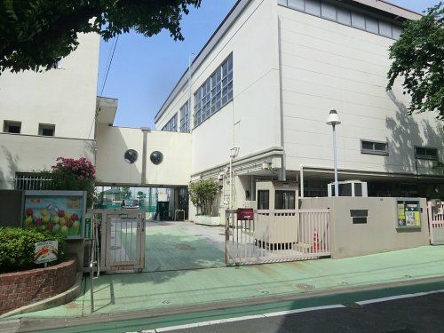 渋谷区立鳩森小学校の画像