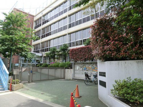 目黒区立中目黒小学校の画像