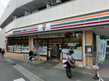 セブンイレブン 川崎宮内1丁目店の画像