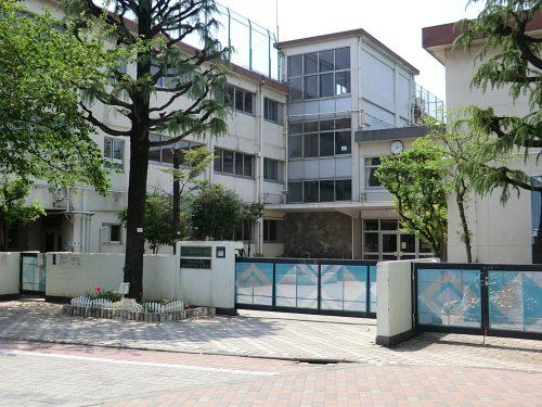 目黒区立大岡山小学校の画像