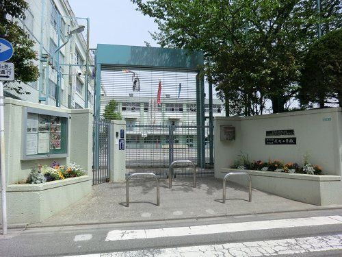 目黒区立原町小学校の画像