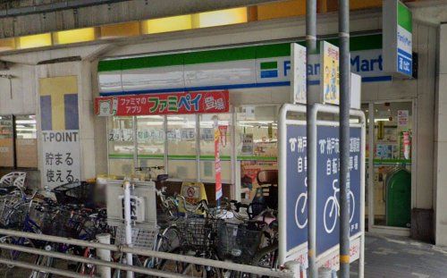 ファミリーマート 六甲道駅前店の画像