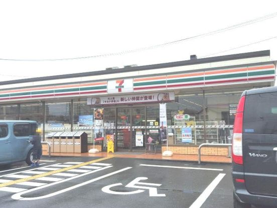 セブンイレブン 鳩ヶ谷里中学校前店の画像