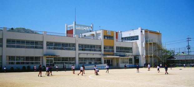 岩出市立岩出小学校の画像