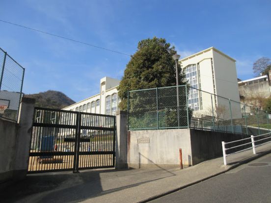 神戸市立布引中学校の画像