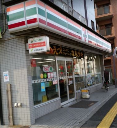 セブンイレブン 千住桜木店の画像