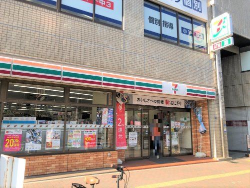 セブンイレブン 神戸板宿駅前店の画像