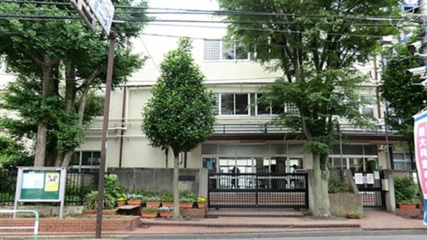 新宿区立牛込第三中学校の画像