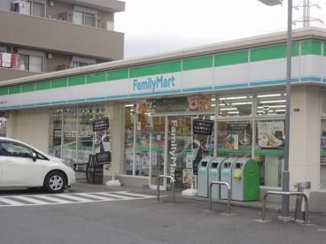 ファミリーマート ニック北加瀬三丁目店の画像