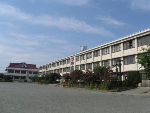 粕川小学校の画像