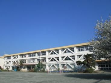 八王子市立散田小学校の画像