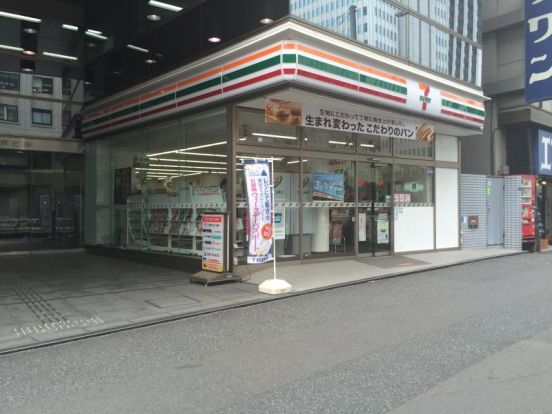 セブンイレブン 新宿7丁目店の画像