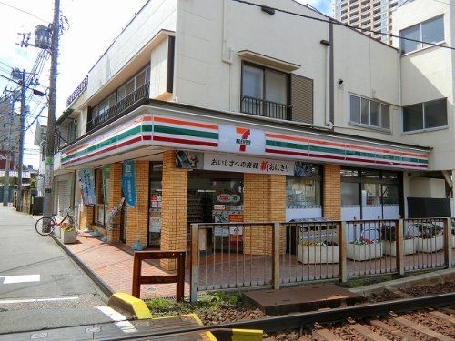 セブンイレブン 八幡店の画像