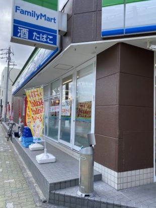 ファミリーマート 岩塚駅前店の画像