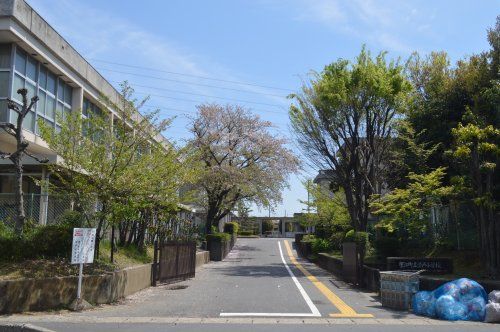 蟹江町立学戸小学校の画像