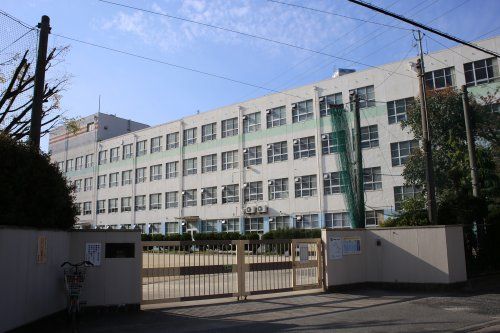 名古屋市立港楽小学校の画像