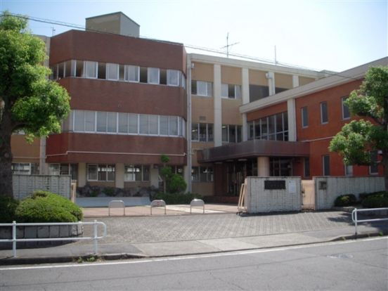 名古屋市立港明中学校の画像