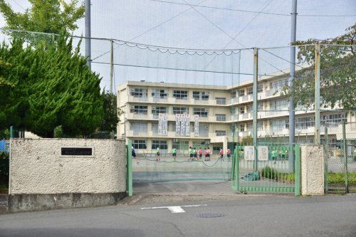 町田市立鶴川第二中学校の画像