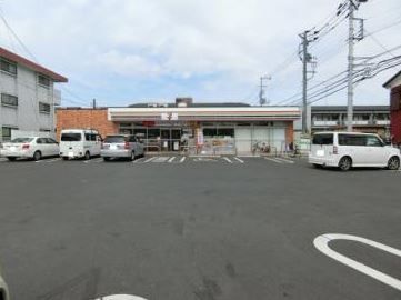 セブンイレブン 鶴ヶ島市役所通り店の画像
