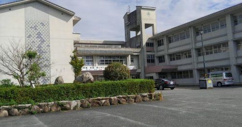 啓成中学校の画像