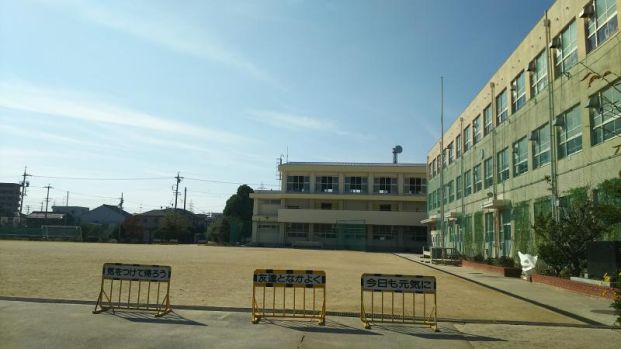 名古屋市立八社小学校の画像