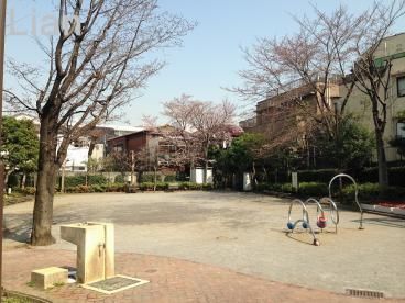 新宿区立納戸町公園の画像