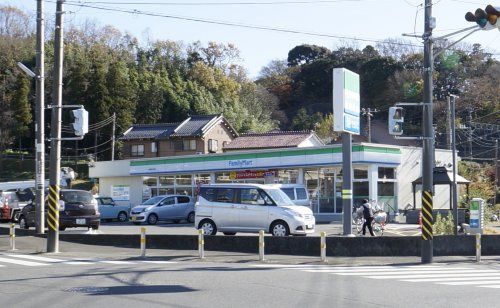 ファミリーマート 大磯国府本郷店の画像