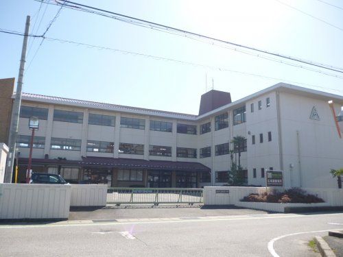 愛荘町立秦荘西小学校の画像