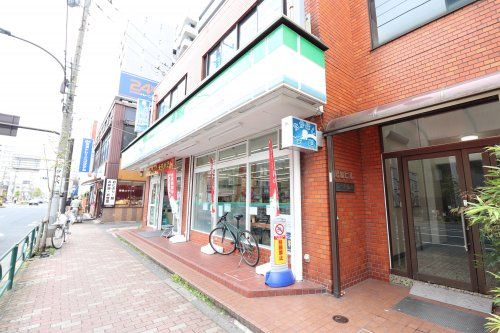 ファミリーマート 菊川駅前店の画像