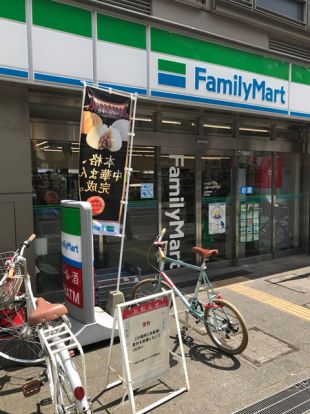 ファミリーマート 三鷹中央通り店の画像