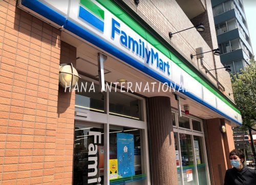 ファミリーマート 練馬駅前店の画像