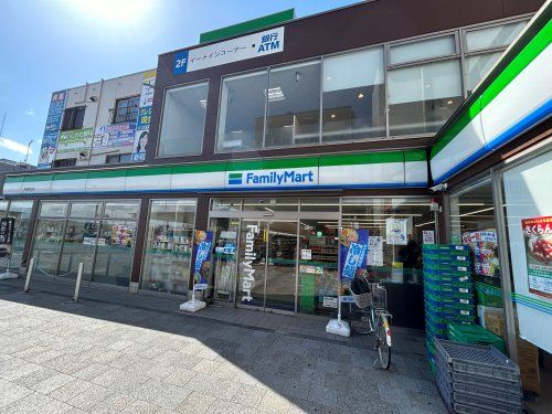 ファミリーマート 拝島駅南口店の画像