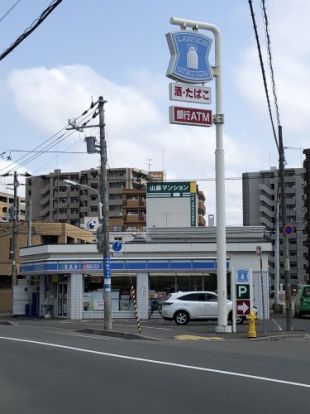 ローソン 札幌南16条西店の画像