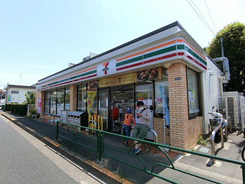 セブンイレブン 三鷹新川2丁目店の画像