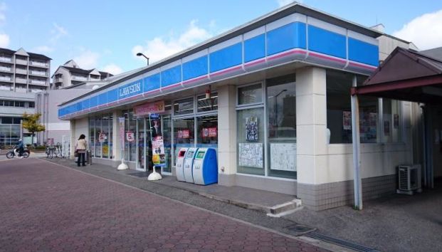 ローソン 三田フラワータウン駅前店の画像