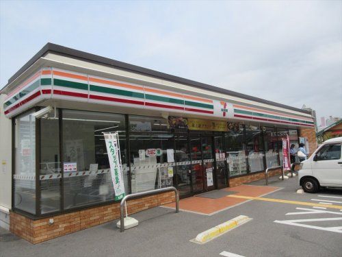 セブン-イレブン 神戸西神南駅前店の画像