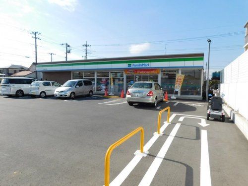 ファミリーマート 日限山四丁目店の画像