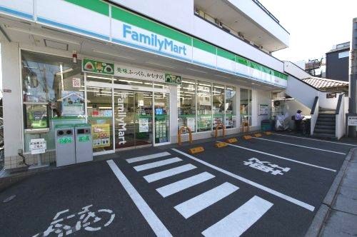 ファミリーマート 西荻女子大通り店の画像