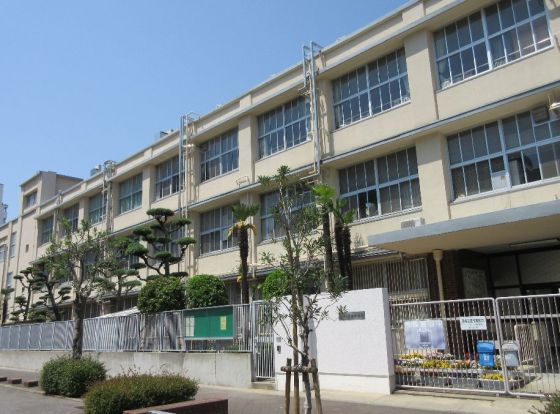 豊崎中学校の画像