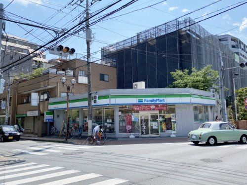 ファミリーマート 国立北一丁目店の画像