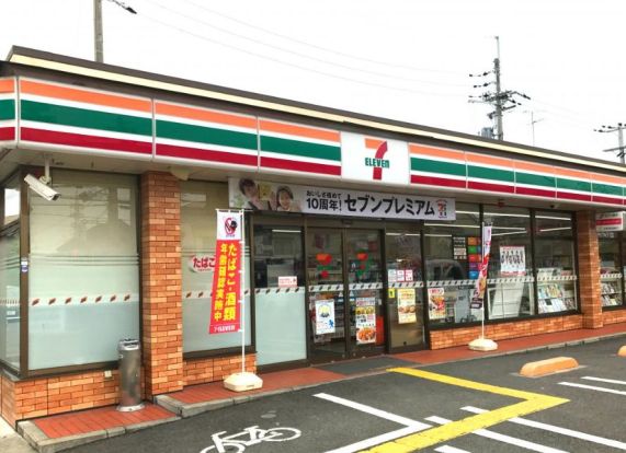 セブンイレブン 大阪池田町店の画像