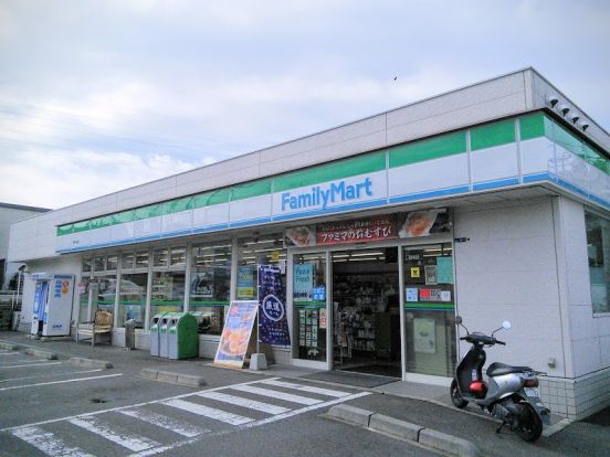 ファミリーマート 川崎宮前南平台店の画像
