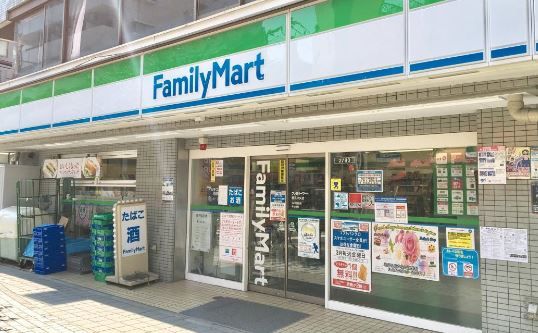 ファミリーマート 鶴見中央店の画像