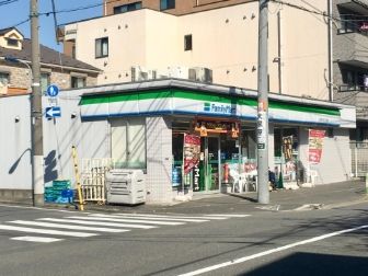 ファミリーマート 北区西が丘一丁目店の画像