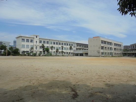 潮江東小学校の画像