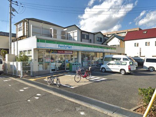 ファミリーマート 尼崎三反田町二丁目店の画像