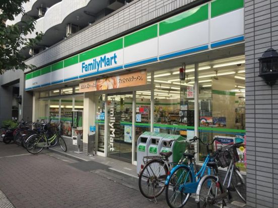 ファミリーマート 東三国三丁目店の画像